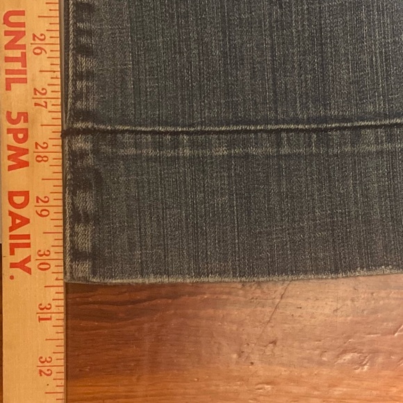 Mossimo Supply Co Extra Wide Jeans Low Rise Juniors 7 Light Blue Wash Distressed - Picture 13 of 14